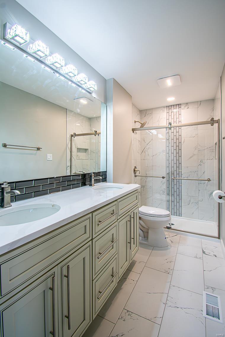 637 Clovertrail Drive Chesterfield, MO 63017 - Photo 43 of 90