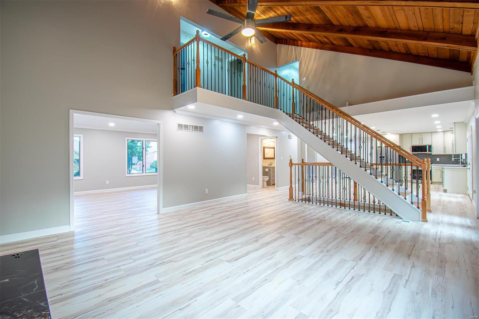 637 Clovertrail Drive Chesterfield, MO 63017 - Photo 9 of 90