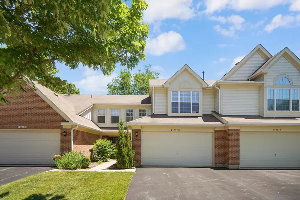 $375,000 | 30-w033 Princeton Court, Unit 30W033, Warrenville, IL 60555