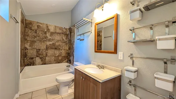 $3,000 | 202 Cheyenne Boulevard, Colorado Springs, CO 80905