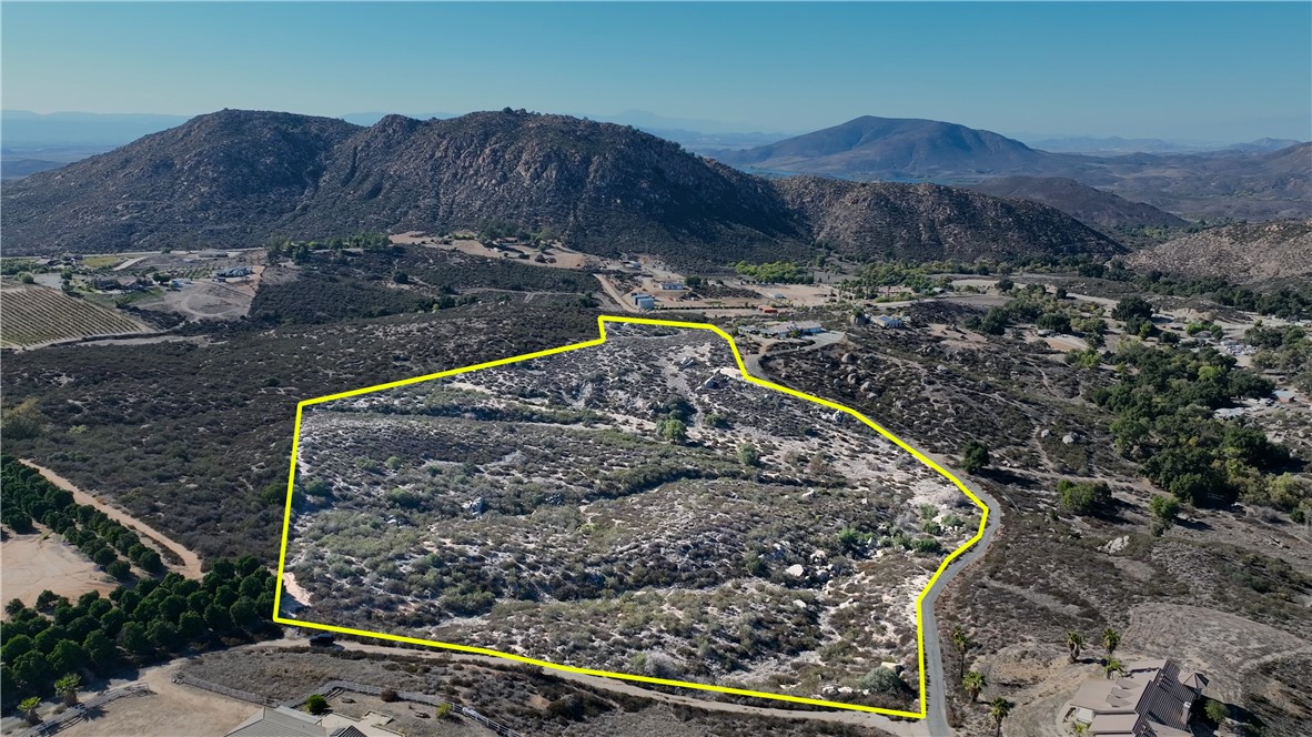 0 Grande Road Temecula, CA 92592 - Photo 2 of 11 a view of a backyard