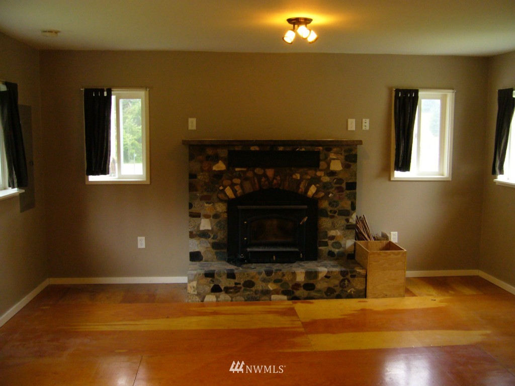 411 Grant Road Beaver, WA 98305 - Photo 4 of 10 Gallery Image 4