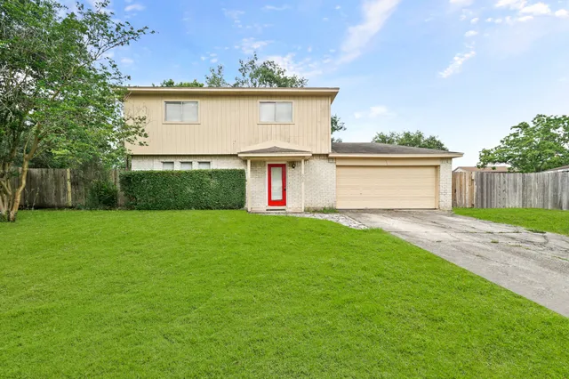 $1,925 | 303 Hearthside Circle, League City, TX 77573