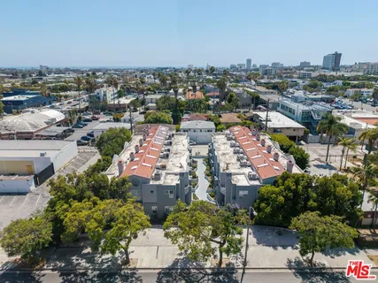 $1,069,000 | 1436 20th Street, Unit 8, Santa Monica, CA 90404