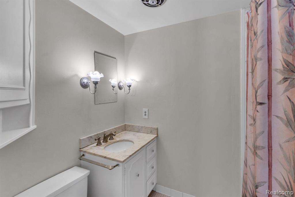 7363 North State Road Davison, MI 48423 - Photo 10 of 26