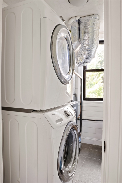 51 Dudley Street, Unit 2 Cambridge, MA 02140 - Photo 21 of 25 a utility room with dryer and washer