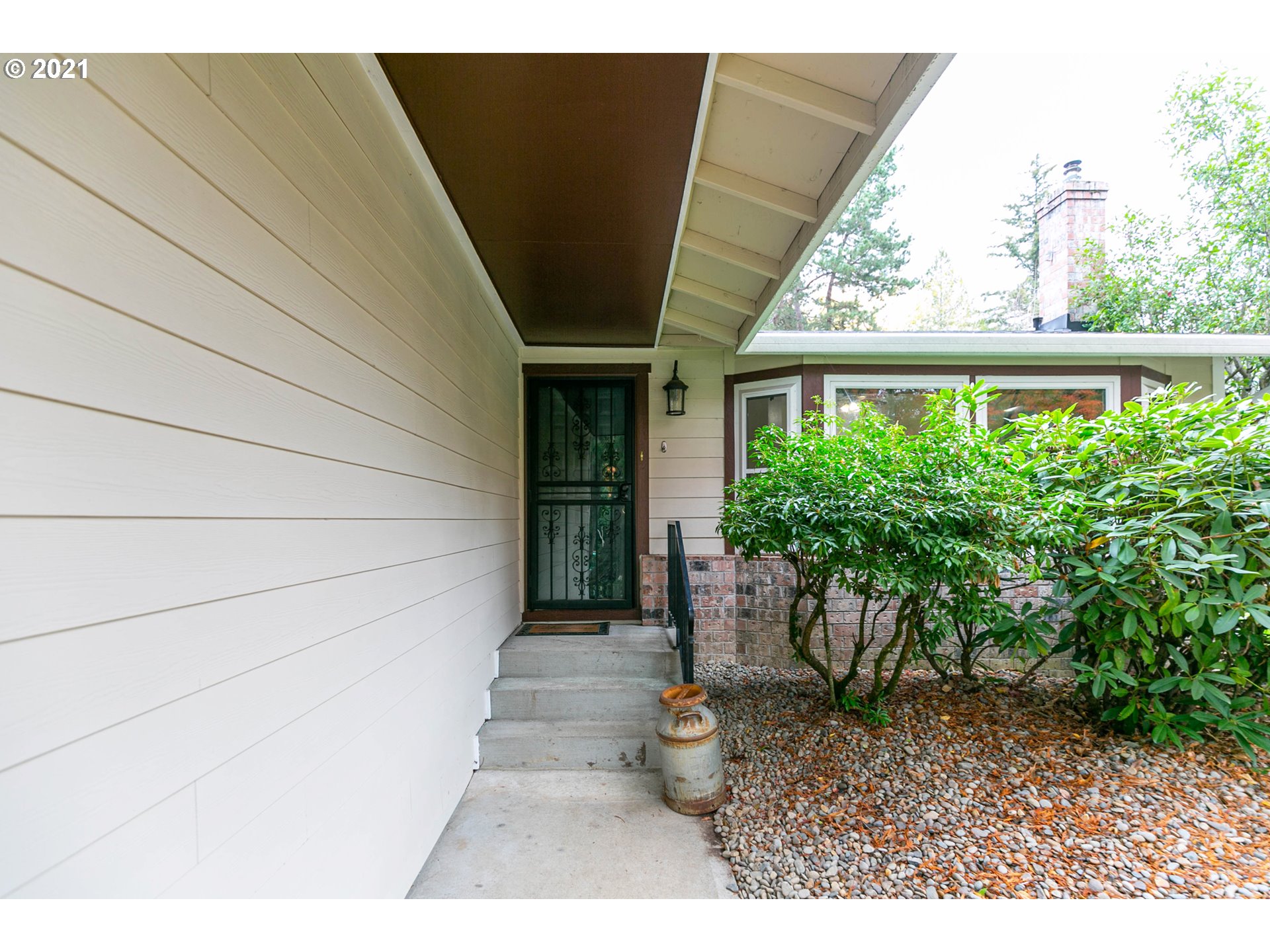 3545 Southwest Carson Street Portland, OR 97219 - Photo 2 of 32 Gallery Image 2