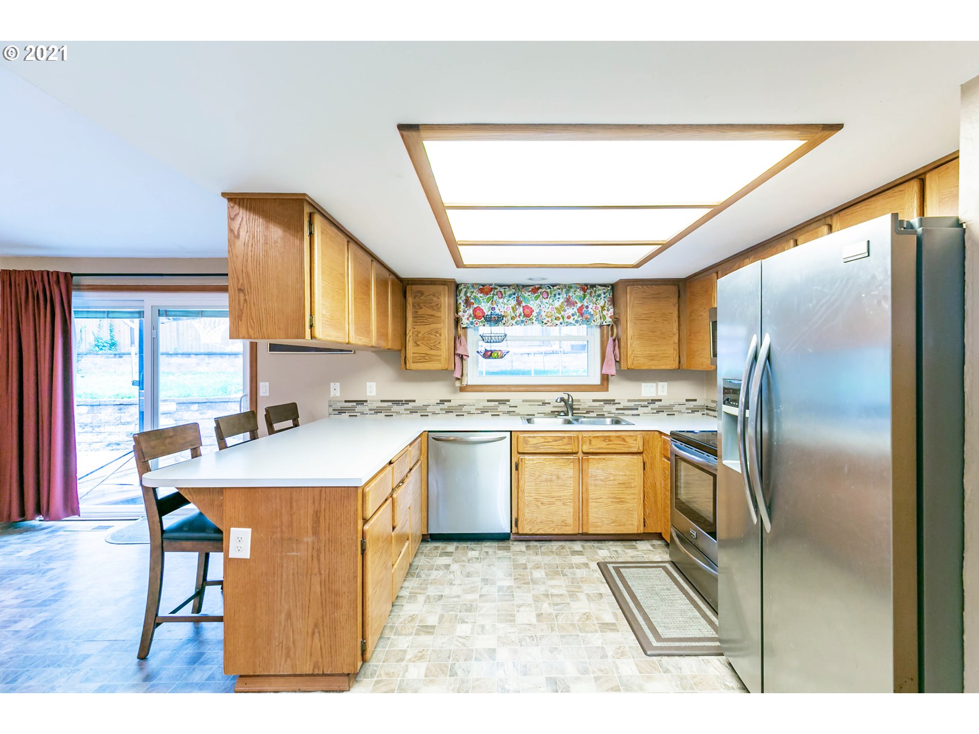 3545 Southwest Carson Street Portland, OR 97219 - Photo 11 of 32 Gallery Image 11