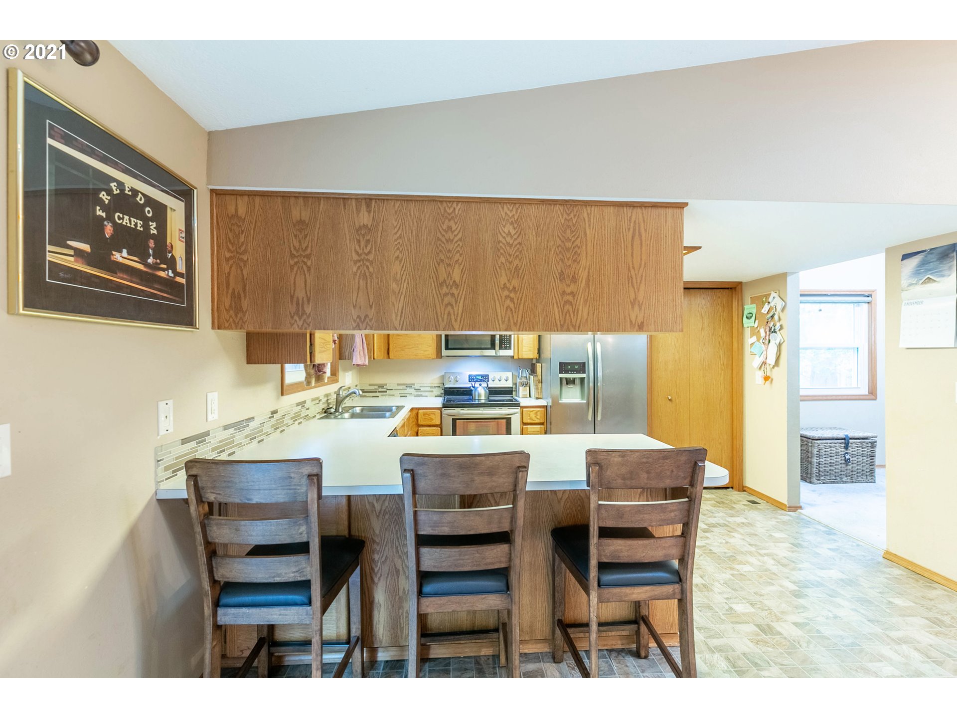 3545 Southwest Carson Street Portland, OR 97219 - Photo 12 of 32 Gallery Image 12
