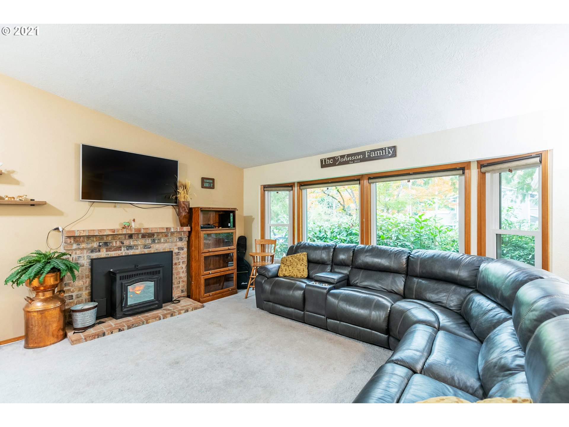 3545 Southwest Carson Street Portland, OR 97219 - Photo 4 of 32 Gallery Image 4