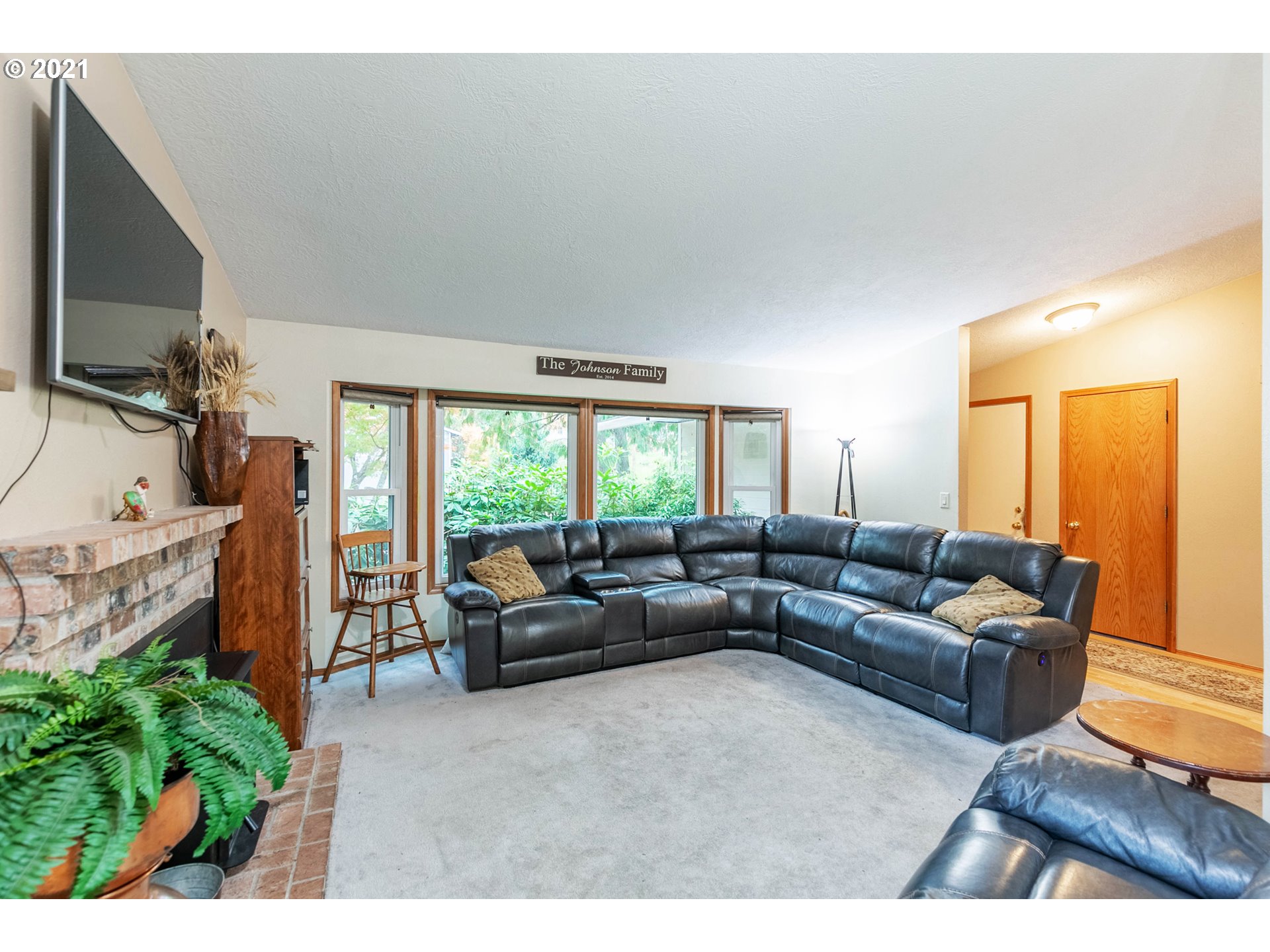 3545 Southwest Carson Street Portland, OR 97219 - Photo 6 of 32 Gallery Image 6