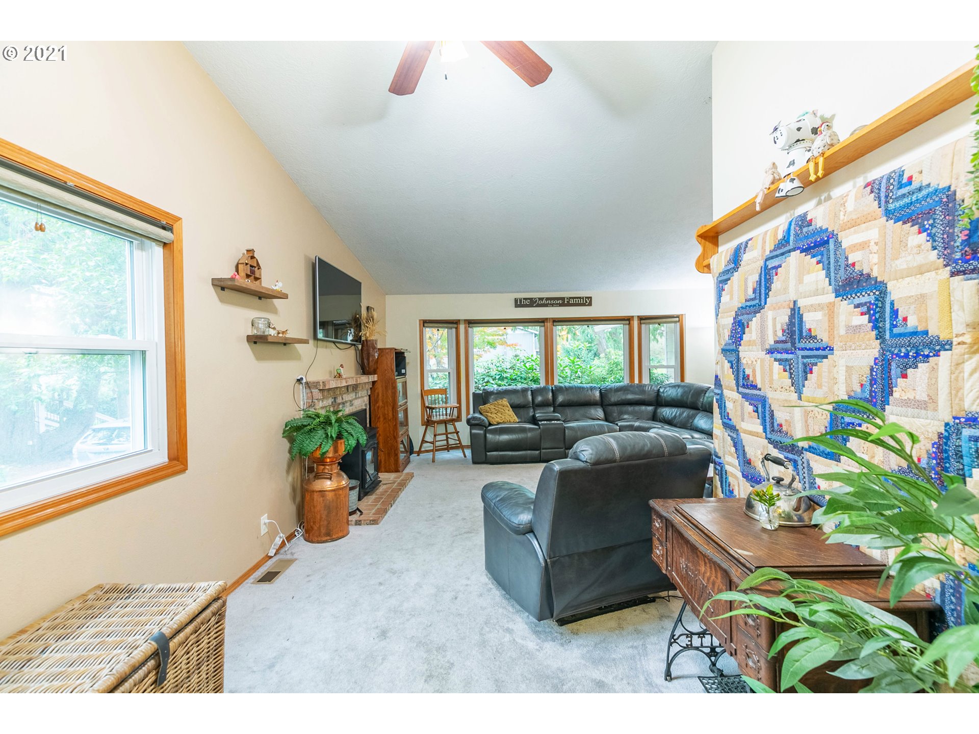 3545 Southwest Carson Street Portland, OR 97219 - Photo 8 of 32 Gallery Image 8