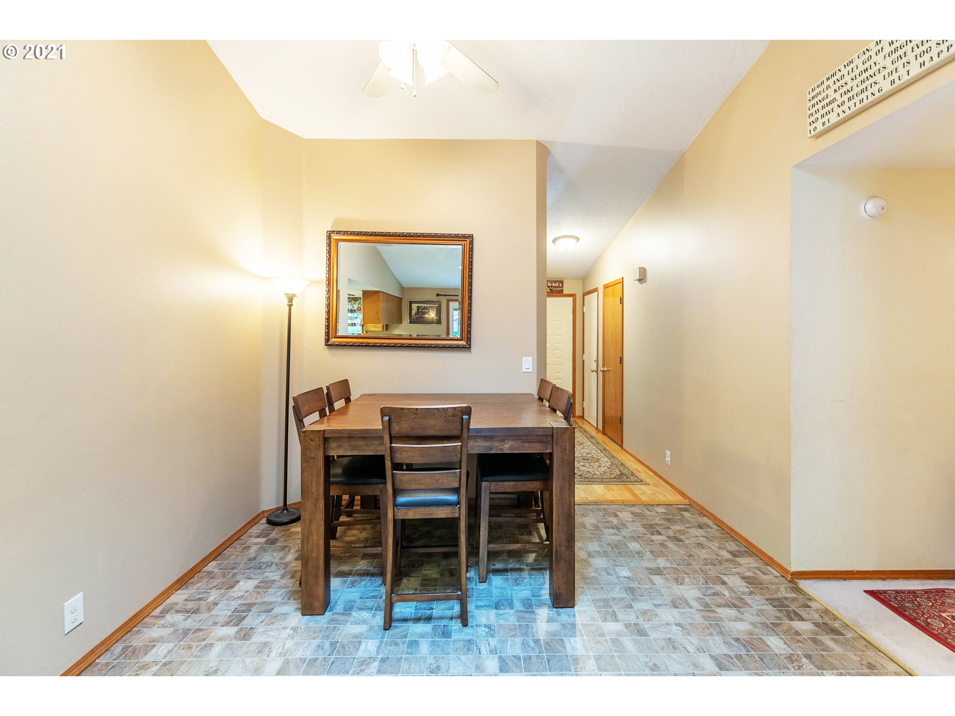 3545 Southwest Carson Street Portland, OR 97219 - Photo 9 of 32 Gallery Image 9