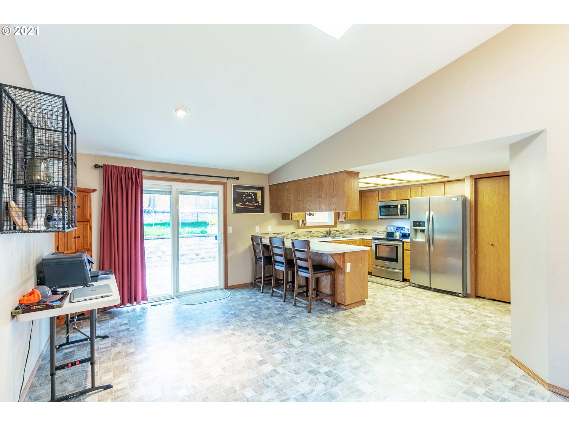 3545 Southwest Carson Street Portland, OR 97219 - Photo 10 of 32 Gallery Image 10