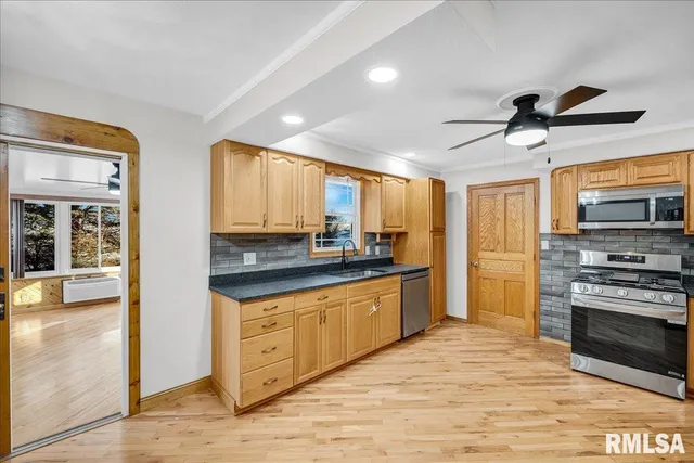 $329,000 | 12 Lakeview Drive, Groveland, IL 61535