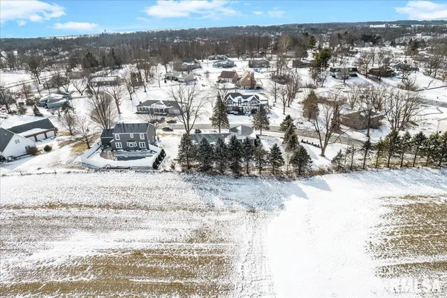 $329,000 | 12 Lakeview Drive, Groveland, IL 61535