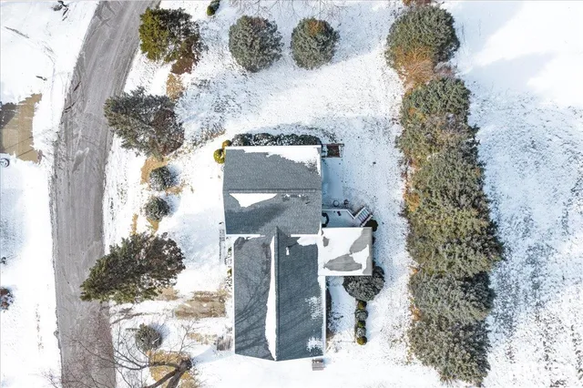 $329,000 | 12 Lakeview Drive, Groveland, IL 61535