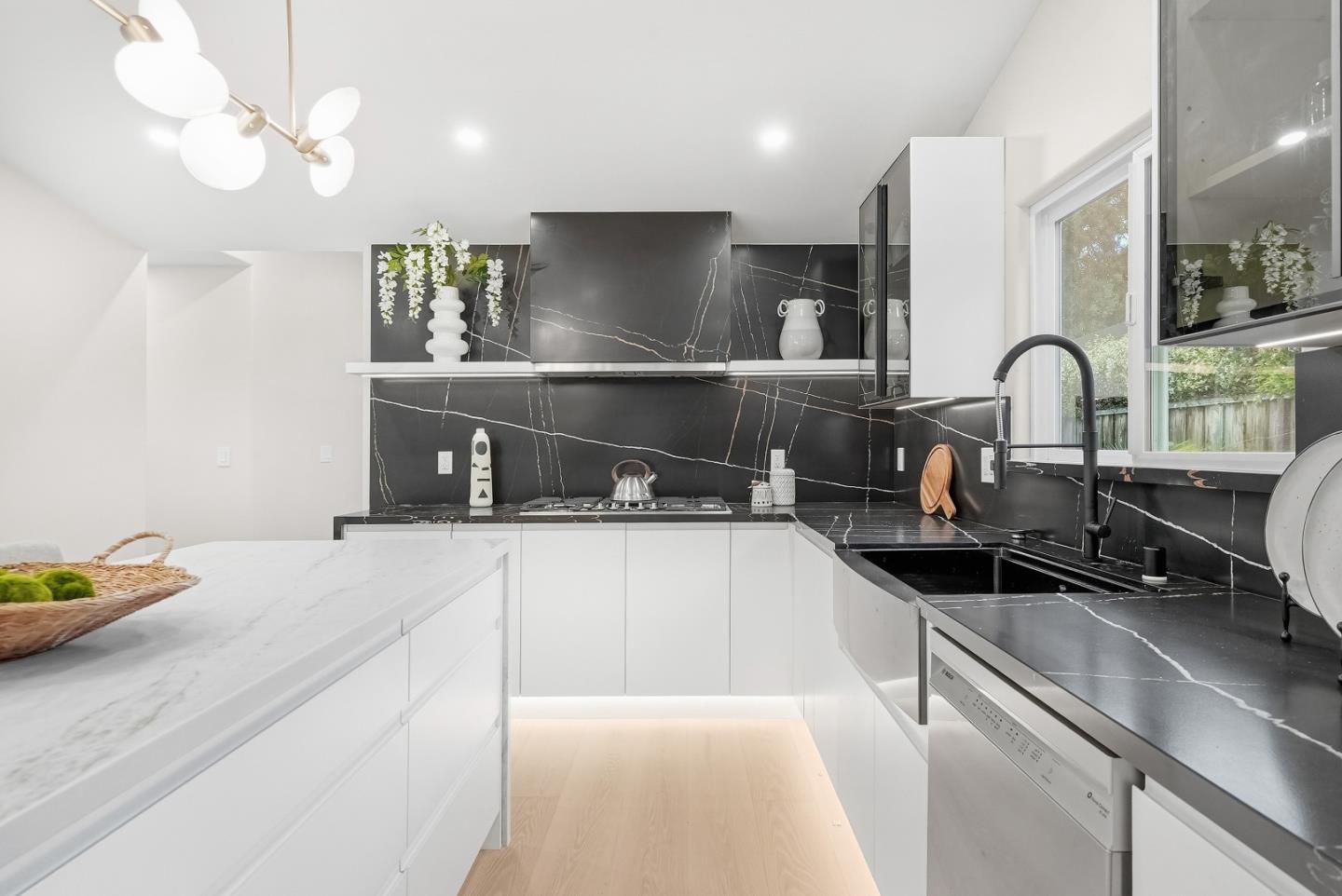 1775 San Ramon Avenue Mountain View, CA 94043 - Photo 6 of 31