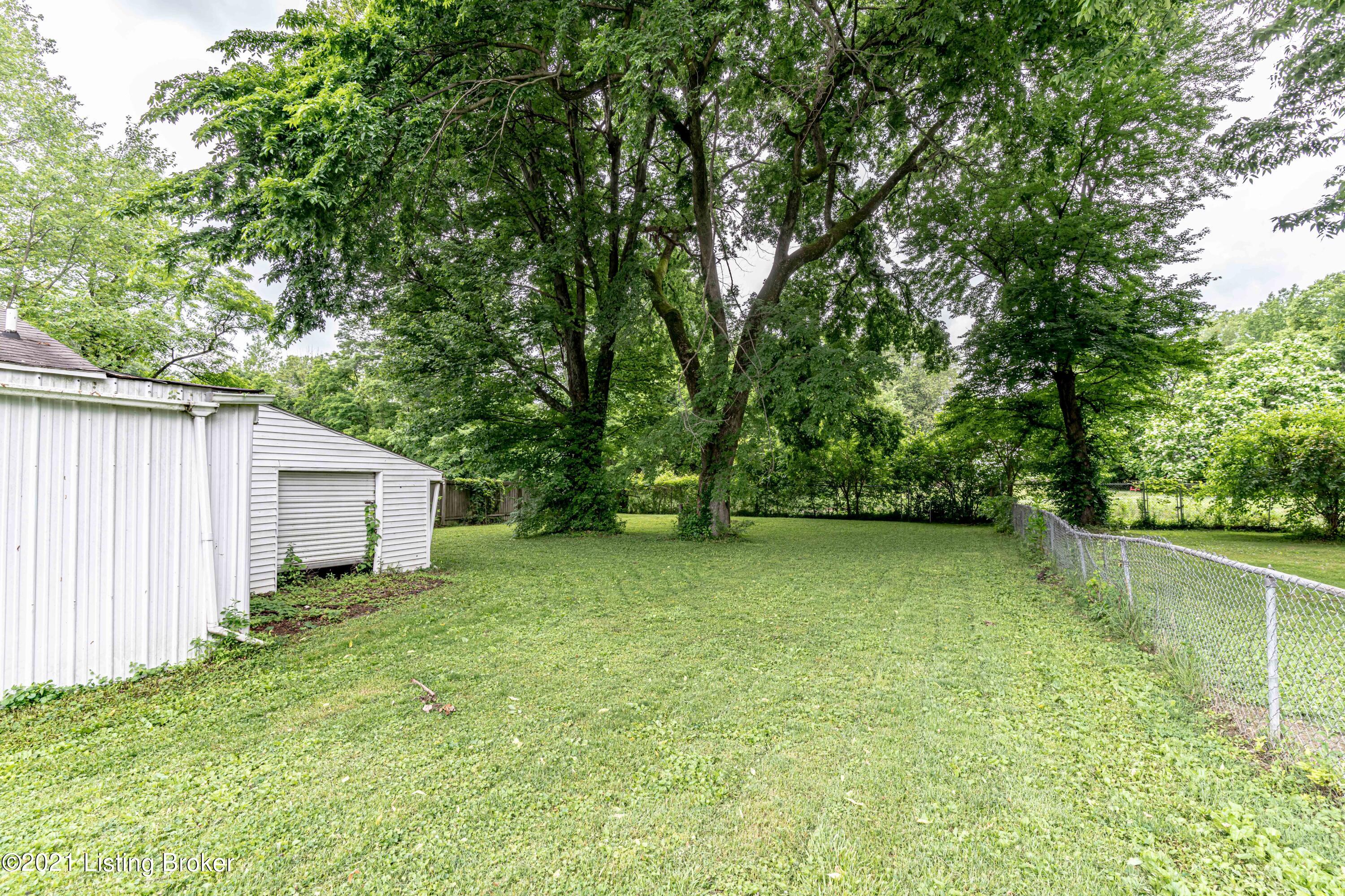 6804 Terry Road Louisville, KY 40258 - Photo 39 of 43 Fully Fenced