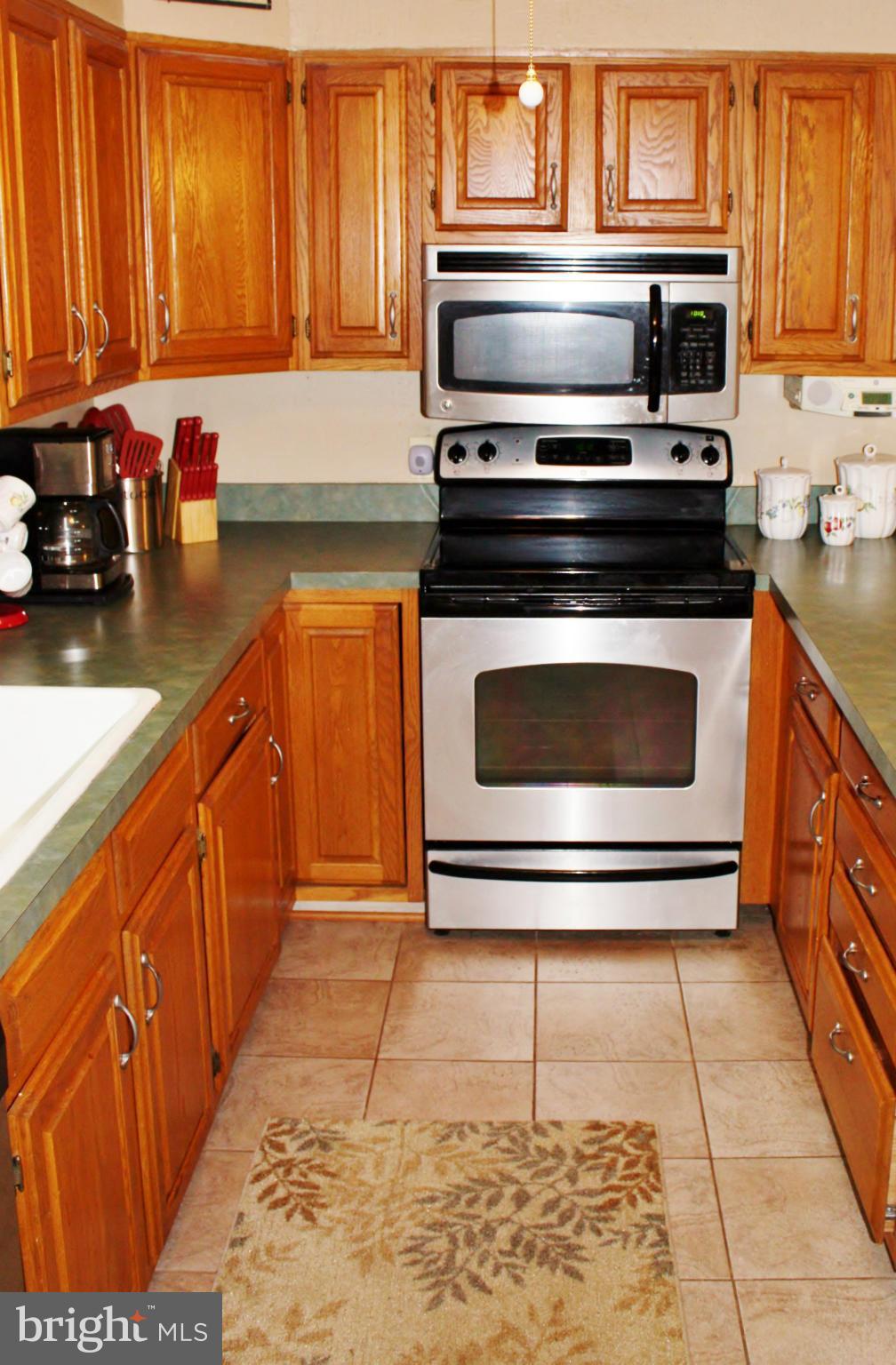 6406 Devers Street Springfield, VA 22150 - Photo 7 of 30 Kitchen
