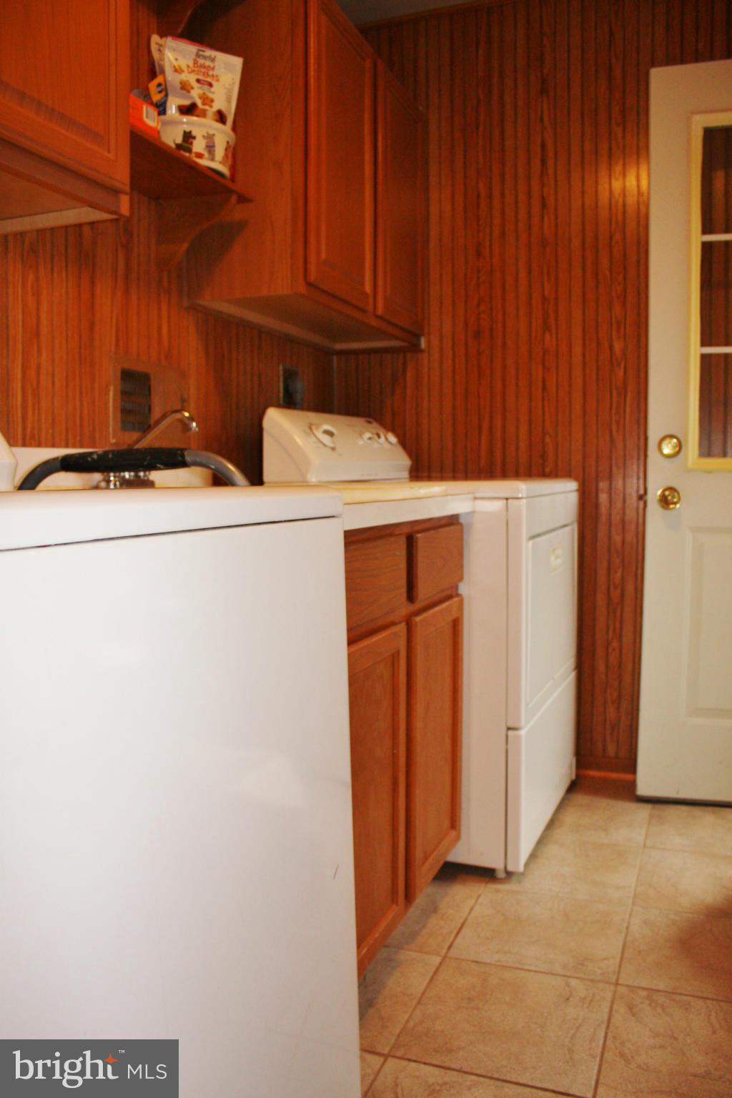 6406 Devers Street Springfield, VA 22150 - Photo 8 of 30 Interior (General)