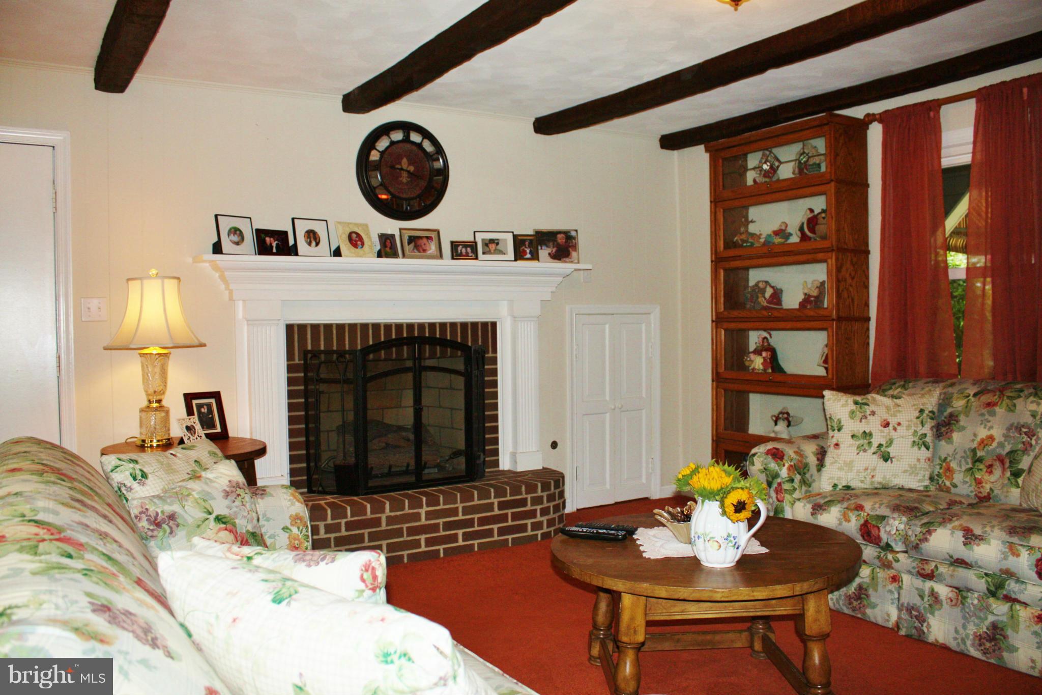 6406 Devers Street Springfield, VA 22150 - Photo 10 of 30 Family Room