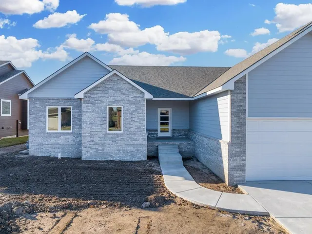 $399,000 | 8419 West Coral Street, Maize, KS 67101