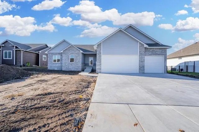 $399,000 | 8419 West Coral Street, Maize, KS 67101