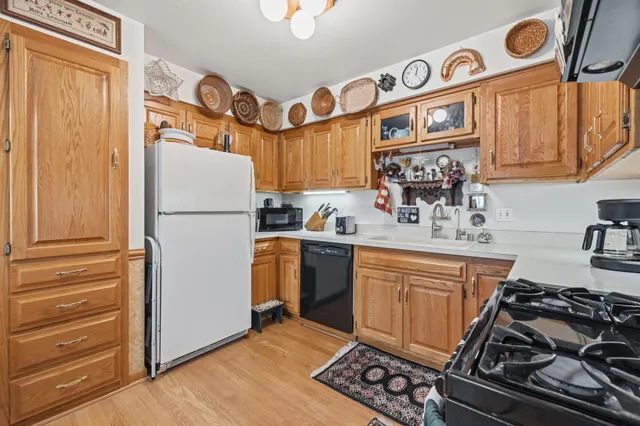 $299,000 | 17849 Nassau Drive, Unit BLDG EC2, Brookfield, WI 53045