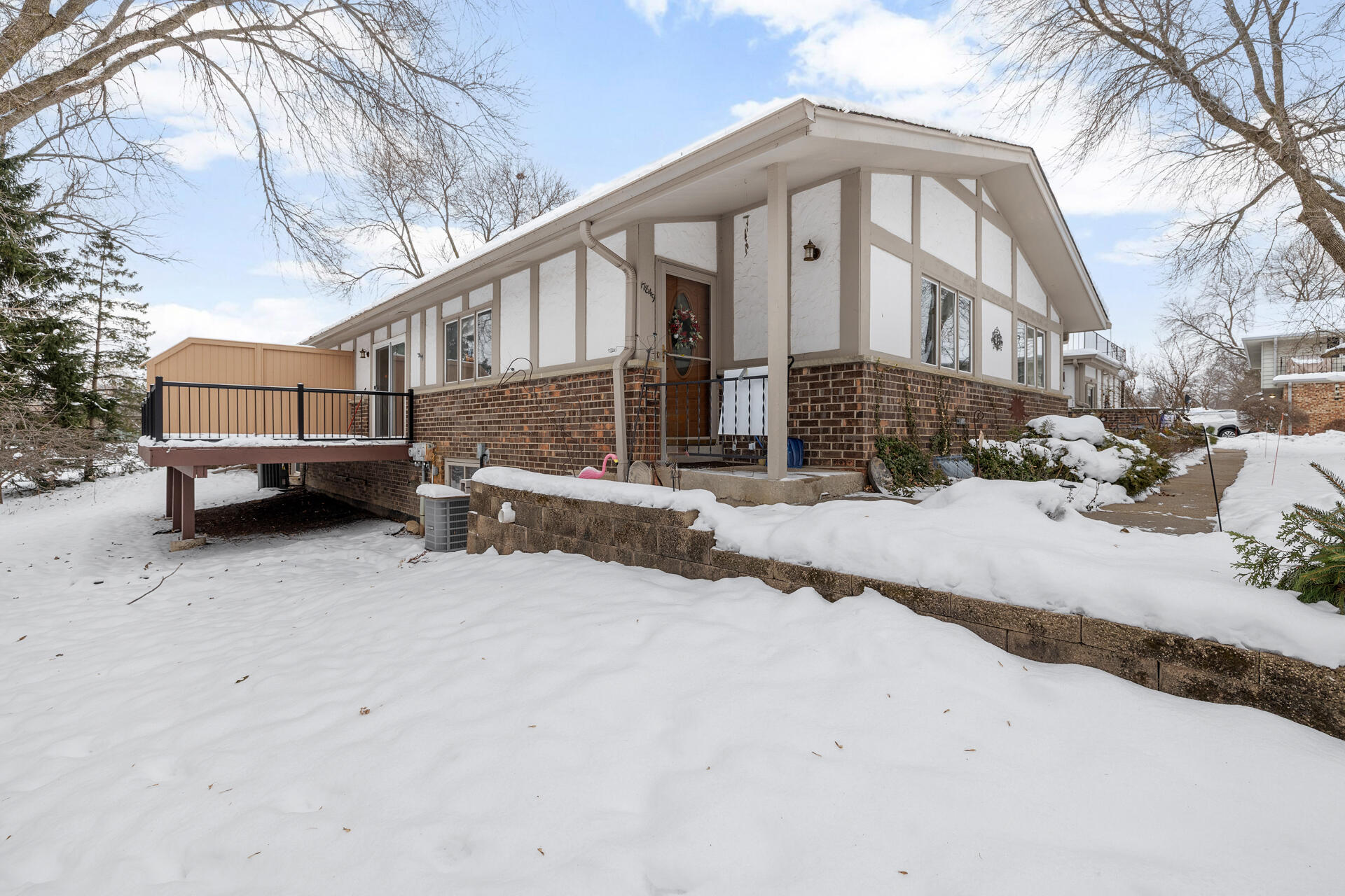 17849 Nassau Drive, Unit BLDG EC2 Brookfield, WI 53045 - Photo 33 of 39 4-Updated_Exterior_17849 Nassau dr.