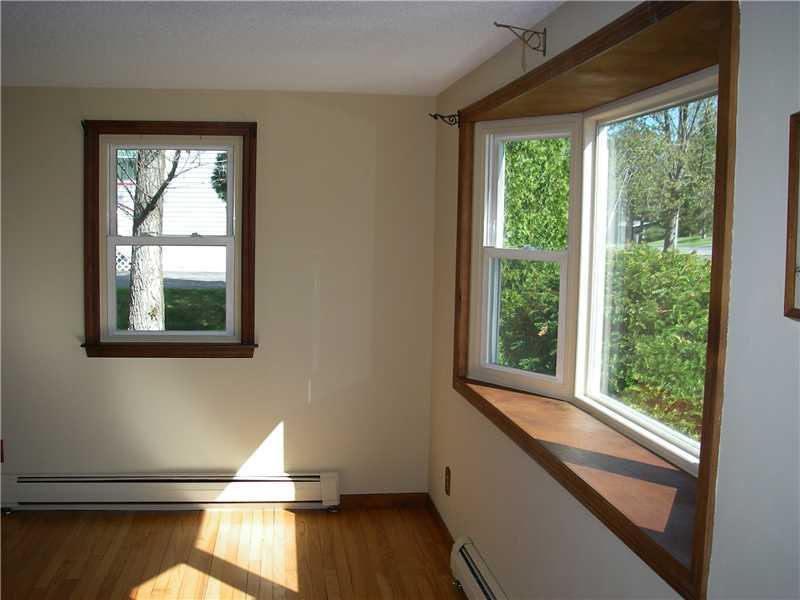 290 Rogers Road Yarmouth, ME 04096 - Photo 9 of 24 Living Room.