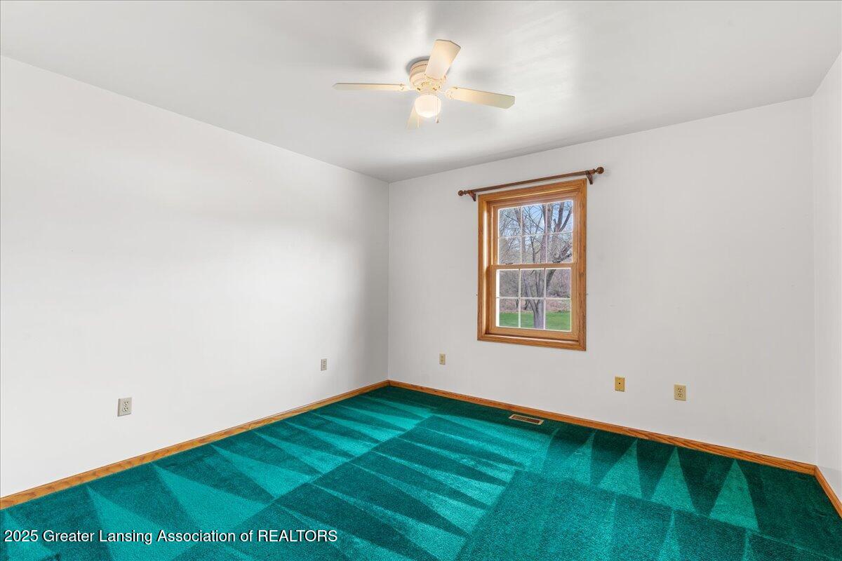 5236 Drumheller Road Bath, MI 48808 - Photo 16 of 42 33-Media Jett - 30
