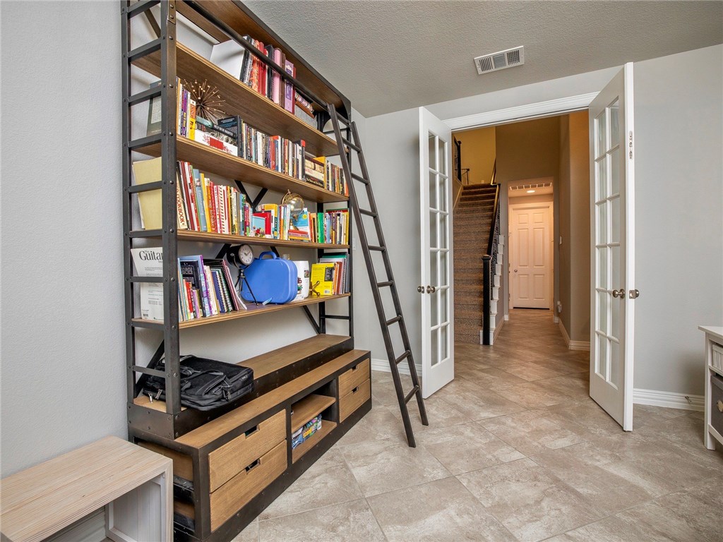 3401 Venezia View Leander, TX 78641 - Photo 27 of 40 Large Dedicated Office