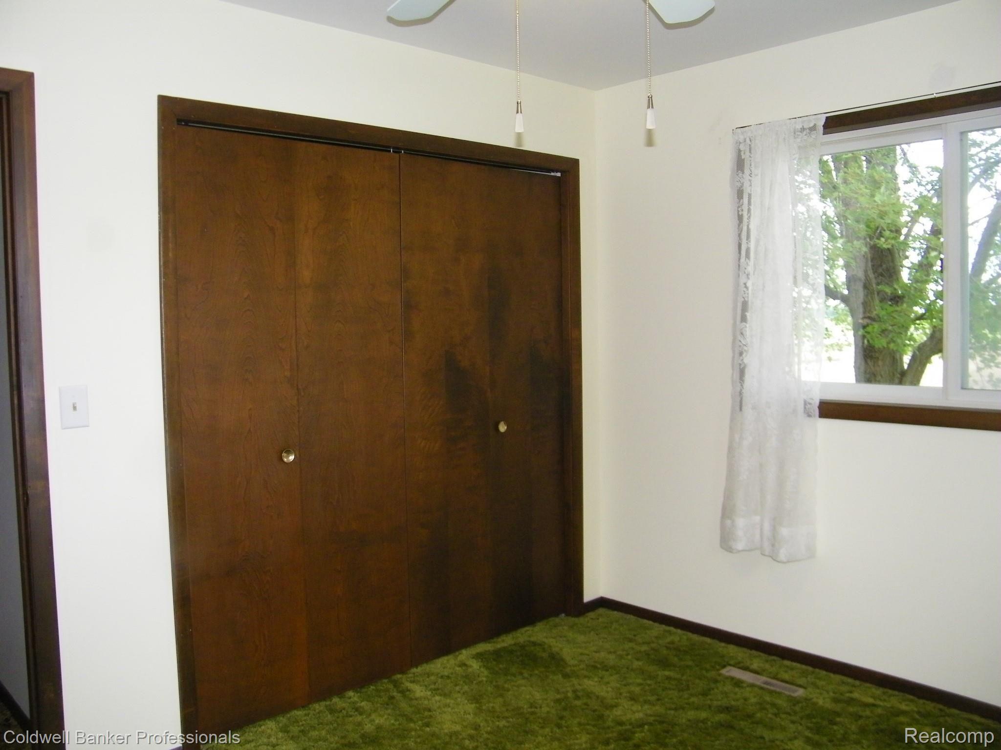 8218 Jefferson Road North Branch, MI 48461 - Photo 14 of 16 100_0320.jpg