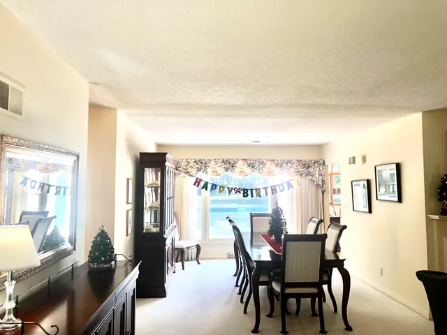 $327,500 | 5 Circle Drive, Newton, KS 67114