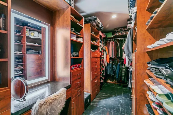 a view of walk in closet