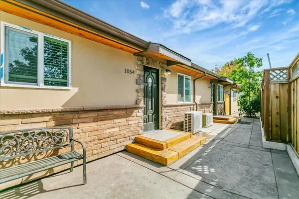 a front view of house with yard
