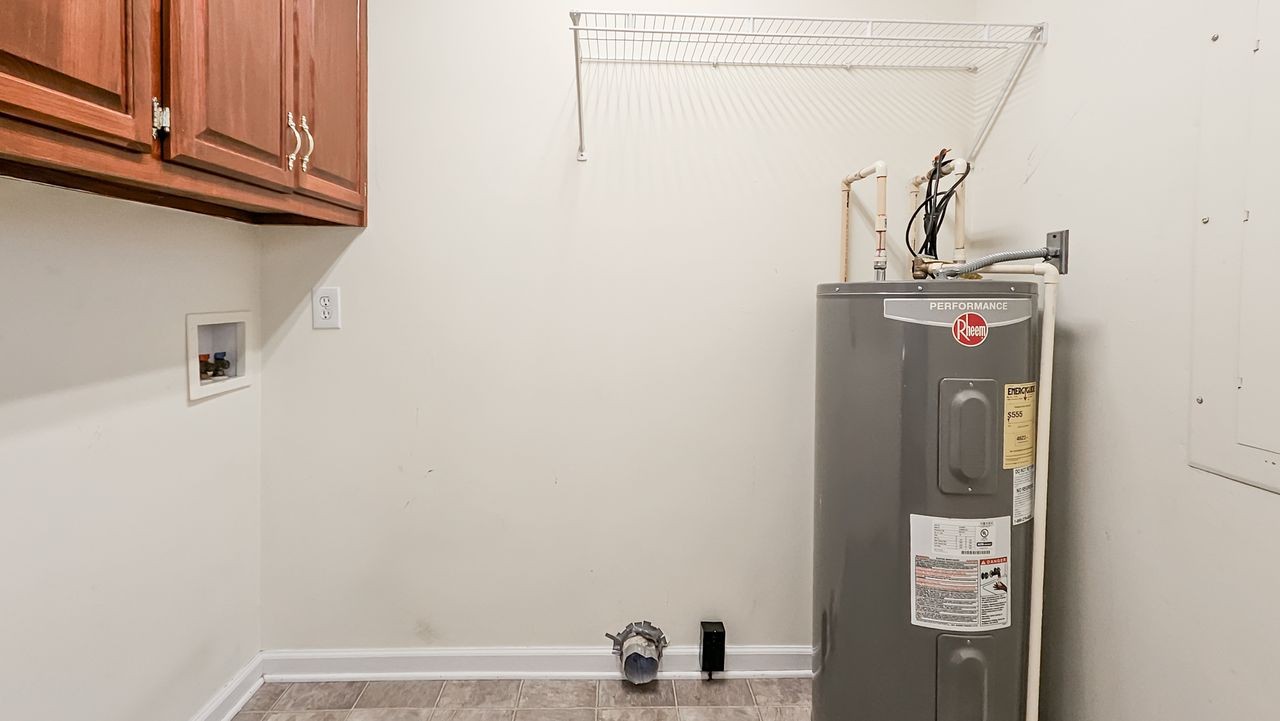 11 Amberwood Road Fayetteville, TN 37334 - Photo 11 of 36 a view of hallway with washer and dryer