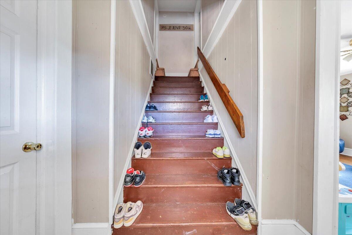 1319 Liberty Road Northeast Roanoke, VA 24012 - Photo 17 of 36 a view of entryway with white walls
