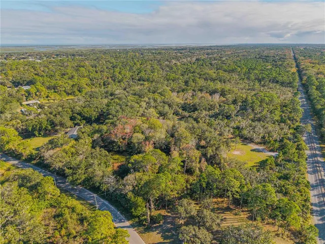 a view of an outdoor space and a yard