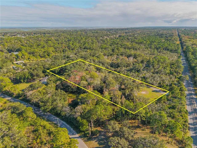 a view of a tennis court