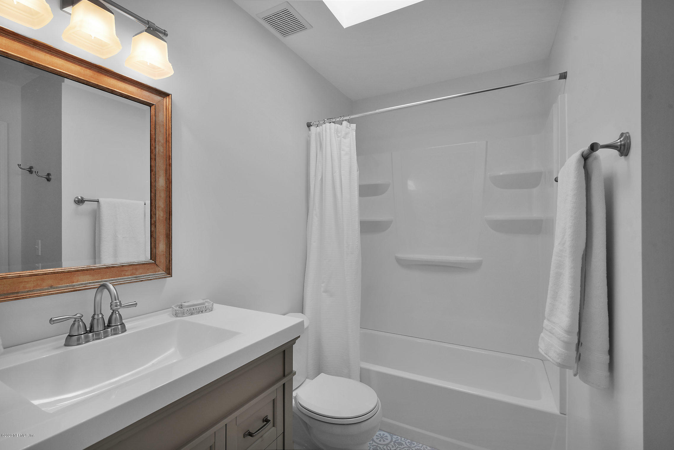 240 West Shores Road Fleming Island, FL 32003 - Photo 23 of 39 Main bath