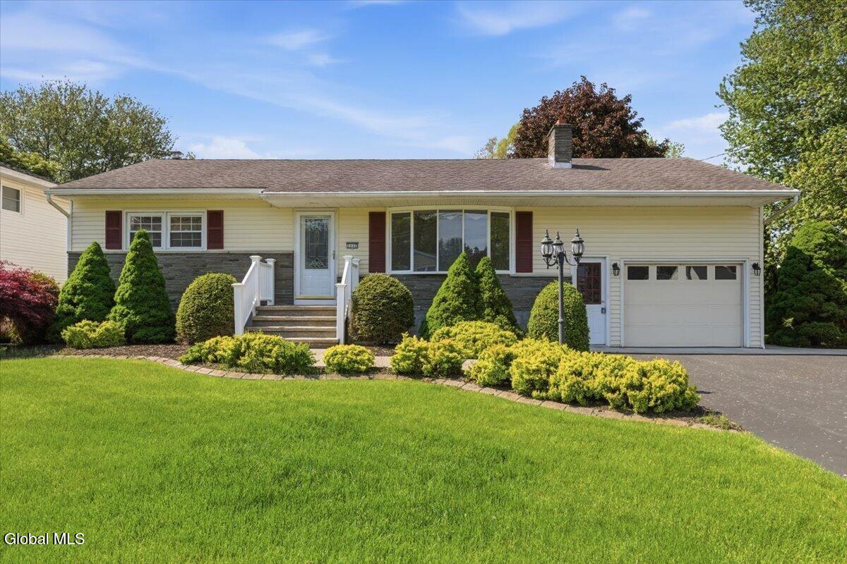 1117 Day Road Rotterdam, NY 12303 - Photo 1 of 40 04-001_MW2_9509