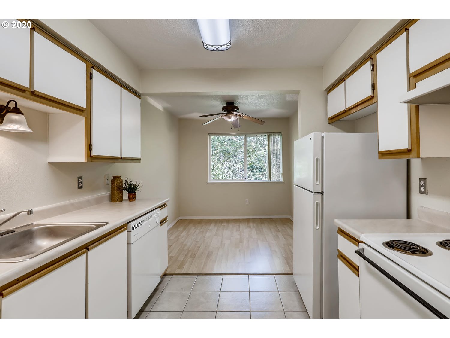 10620 Southwest Davies Road, Unit 16 Beaverton, OR 97008 - Photo 10 of 26 Gallery Image 10