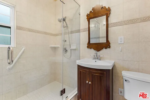 $3,250 | 6366 West 6th Street, Los Angeles, CA 90048