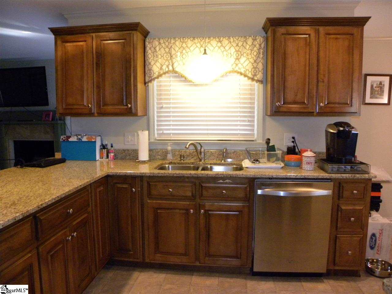 105 Brewton Court Anderson, SC 29621 - Photo 8 of 23 Gallery Image 8