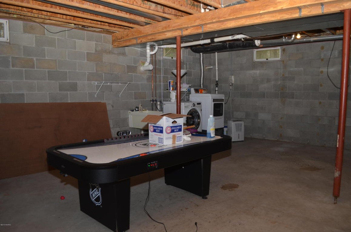 1479 Yoder Road Manistee, MI 49660 - Photo 21 of 54 1809132-20.JPG