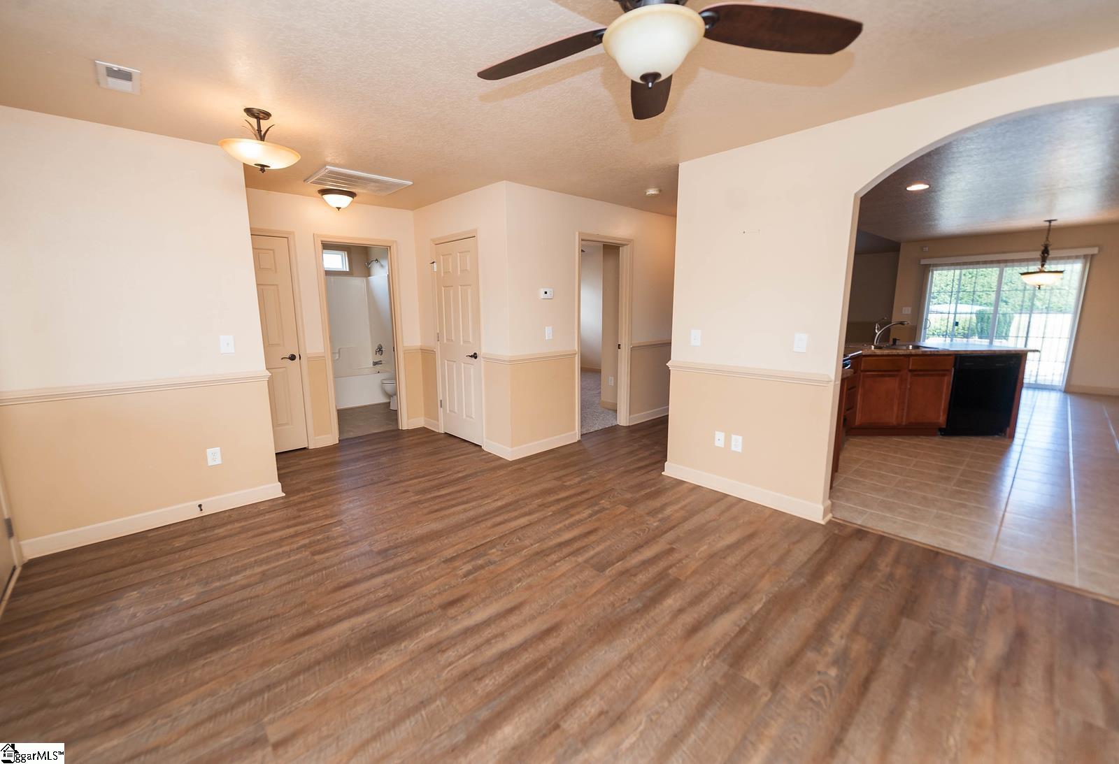 139 Dillard Road Duncan, SC 29334 - Photo 4 of 35 Gallery Image 4