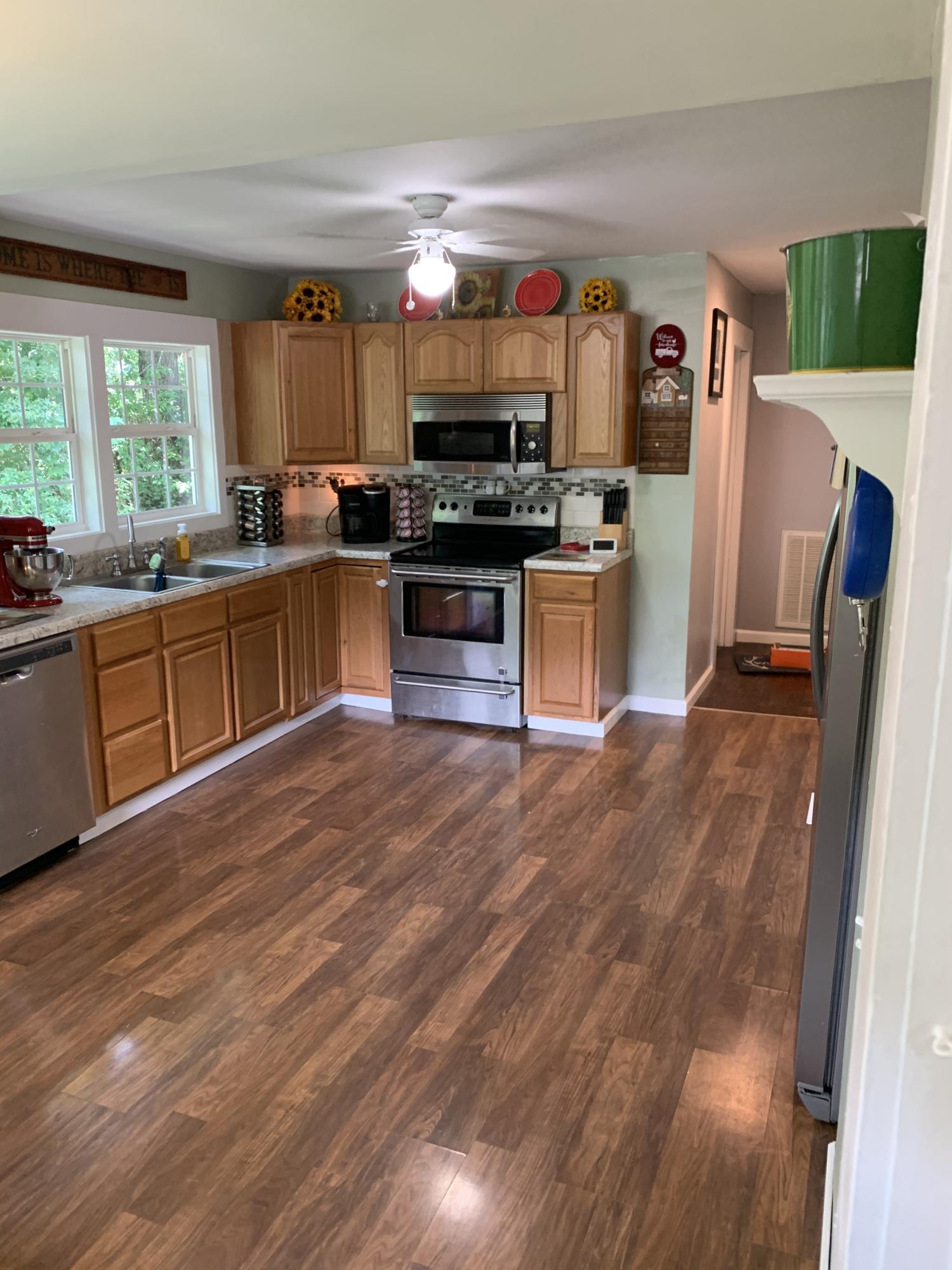 157 Big Springs Road Elizabethton, TN 37643 - Photo 6 of 30 IMG_4334