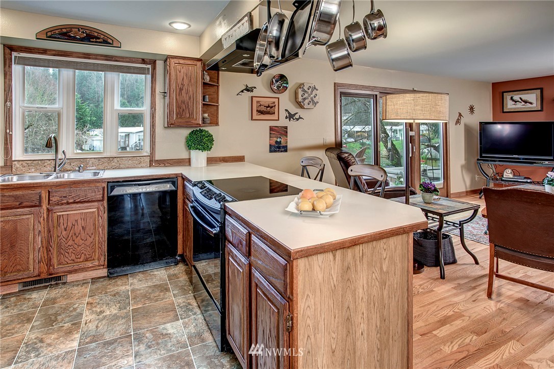 17414 113th Avenue Northeast Bothell, WA 98011 - Photo 11 of 28 Gallery Image 11